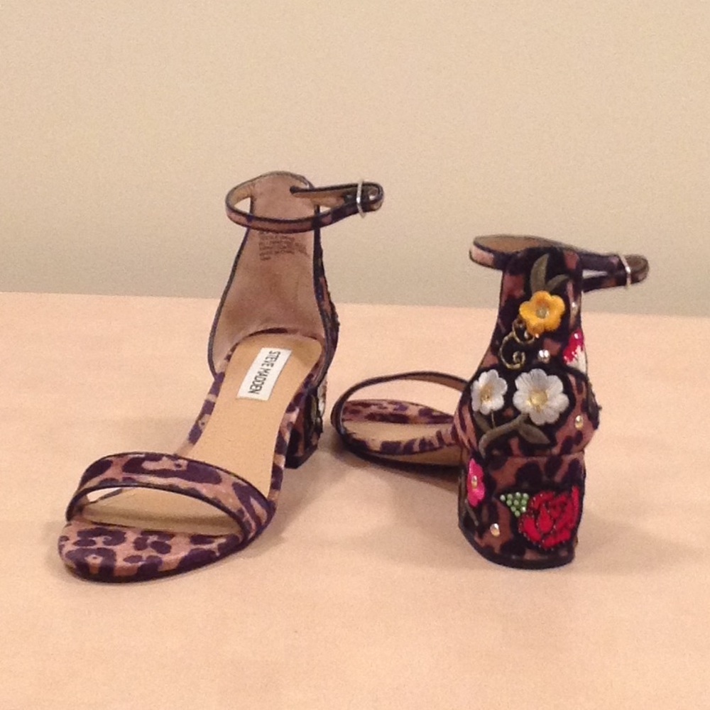 Steve Madden Sandels